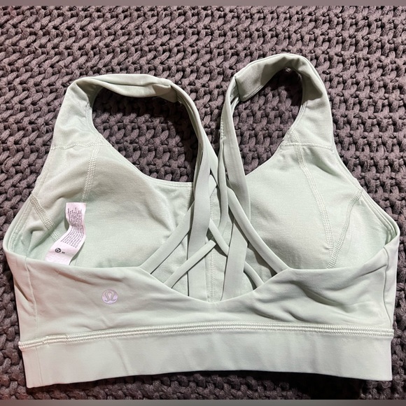 Lightly worn Lululemon energy longline bra
Medium support Size 6 - Picture 2 of 3